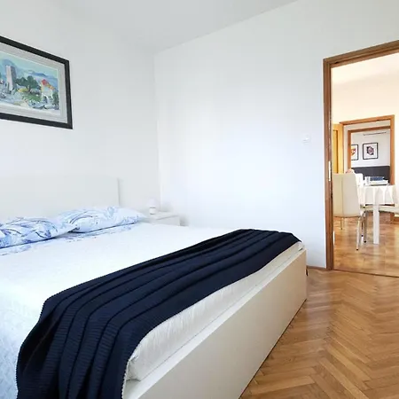 Jole - A4 -two Bedrooms - Close To The Center Apartmán *